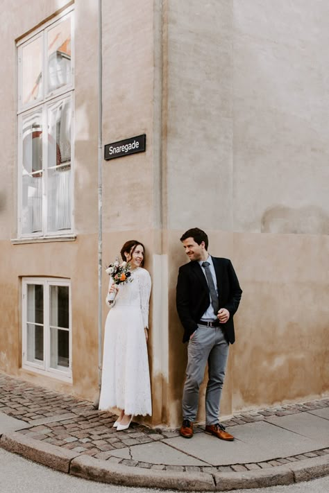 Copenhagen Wedding, Design Wedding Invitation, City Wedding Photos, Wedding Portrait Poses, Wedding Picture Poses, European Wedding, City Hall Wedding, Wedding Couple Poses, Have Inspiration