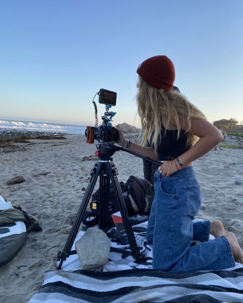 Phographer Aesthetic, Surf Trip Aesthetic, Travel Photographer Aesthetic, Surf Fits, Fox Thornton, Hannah Bellinger, Hiking Photo Ideas, Hiking Picture Ideas, Woman Surfing