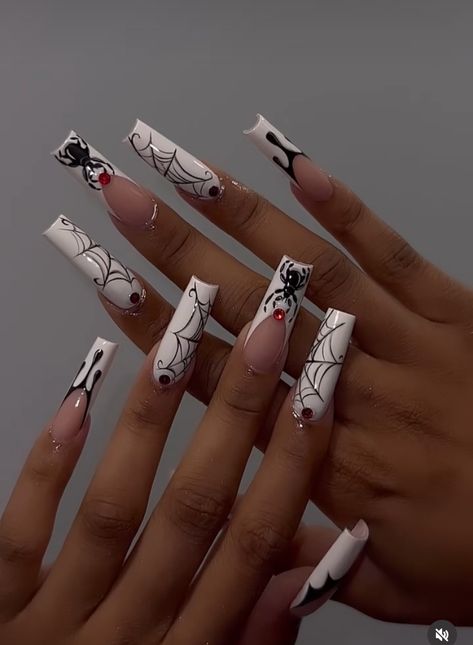 Halloween 2024 Nail Art, Aesthetic Nails Halloween, Fall Gothic Nails, Cute Baddie Nails Acrylic, Gambling Nails, Halloween Nail Inspiration, Street Style Nails, Scorpio Nails Designs, Boyfriend Nails