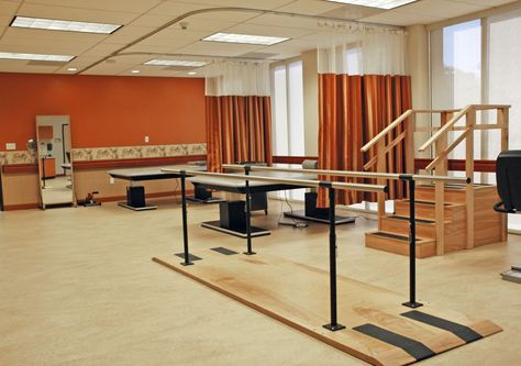 Small Physiotherapy Room, Physical Therapy Center Design, Physical Therapy Gym Design, Physical Therapy Clinic Design, Physical Therapy Room, Therapy Room Design, Physical Therapy Design, Physiotherapy Room, Physio Clinic