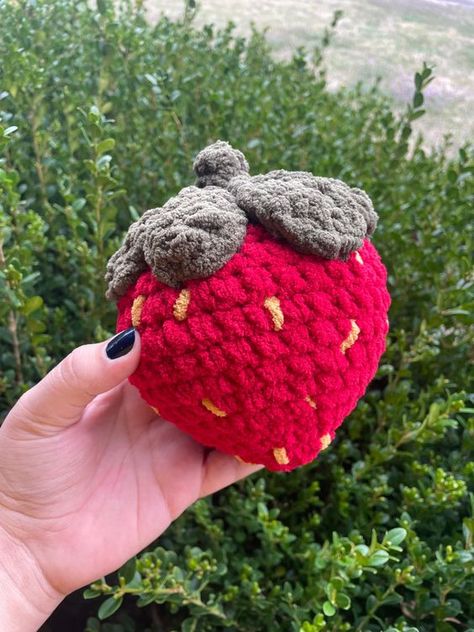 Crochet Strawberry plush Easy crochet toys #easycrochettoys #crochet #crochettoy #crochetpattern #crochetpatterns 5.356 Red Crochet Ideas, Easy Crochet Toys, Crochet Store, Yarn Making, Giraffe Crochet, Bernat Blanket, Crochet Strawberry, Confection Au Crochet, Bernat Blanket Yarn