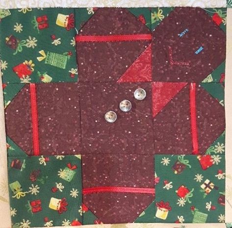 I made this block to turn into pot holders for some of the girls at work and for a secret santa exchange.  This block was real fun to make and I dint have a pattern so i just winged it... this year I decided to add it into a block for a… Chevron Quilt Pattern, Christmas Sewing Projects, Christmas Fireplace Decor, Quilt Square, Man Quilt, Holiday Quilts, Winter Quilts, Quilt Block Pattern, Chevron Quilt