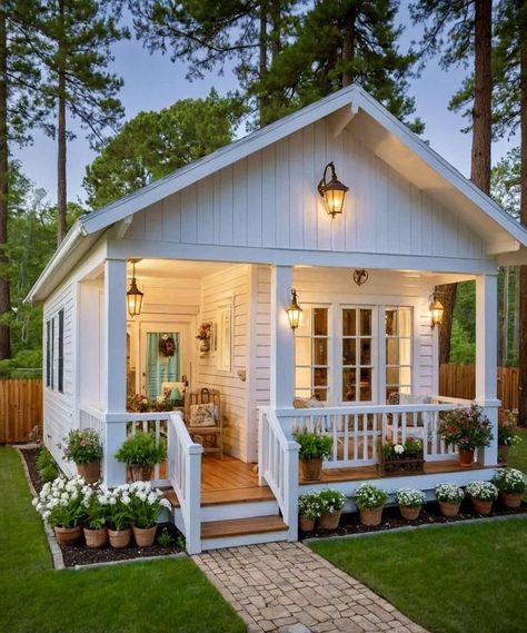 Tiny Home Backyard Guest Houses, Guest House Backyard, Small Cottage Homes Plans, Tiny Home Backyard, Small Guest House, House Wrap Around Porch, Backyard Guest Houses, Cottage Tiny House, Home Backyard