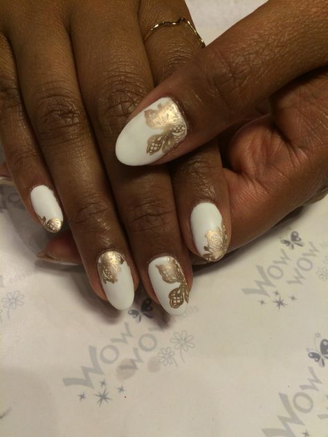 White Hawaiian Nails, Hawaiian Nails, Matte White Nails, White Nails With Gold, Nails With Gold, Wow Nails, Jr Prom, Nail Art Salon, Junior Prom