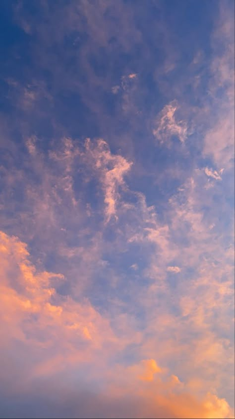 Sunset Iphone Wallpaper, City View Apartment, Church Backgrounds, Beautiful Flowers Photography, Up To The Sky, Cloud Wallpaper, Pretty Landscapes, Foto Ideas Instagram, Sky And Clouds