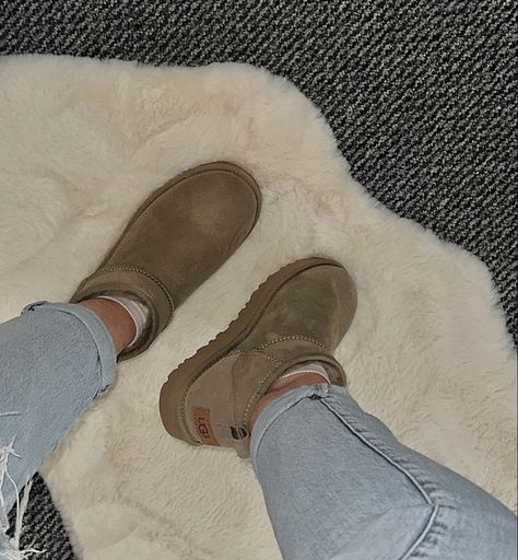 Ultra Mini Uggs Brown, Ugg Ultra Mini Antelope, Ultra Mini Uggs Antelope, Antelope Uggs Outfit, Antelope Uggs, Ugg Antelope, Low Boots Outfit, Brown Uggs Outfit, Ultra Mini Ugg Boots