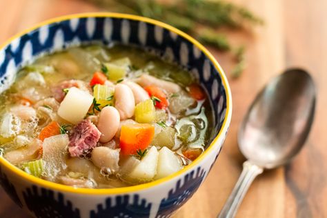 Old Fashioned Ham, Ham Bone Soup Recipes, Ham Bone Recipes, Chicken Broth Soup, Ham Bone Soup, Ham Soup Recipes, Ham And Bean, Chicken Fajita Soup, Ham Dinner