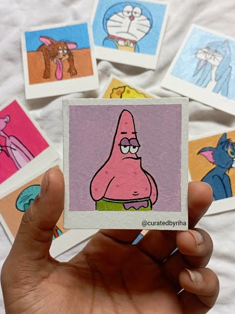 Cartoon polaroid Cute And Esey Drawings, Poloride Drawing, Spongebob Mini Canvas, Cartoon Polaroid, Polaroid Drawing Ideas, Patrick Painting, Polaroid Drawing, Patrick Spongebob, Spongebob And Patrick