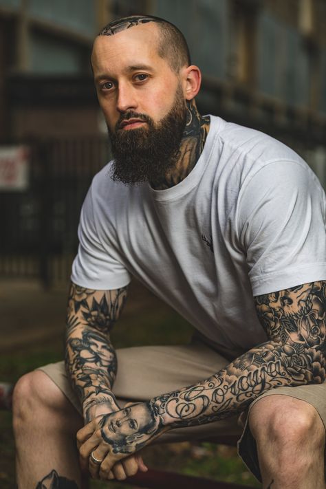 Tattoo Collector Karac Wilson wearing the INSPIRED T-Shirt. Tattoed Guys, Head Tattoos, Mens Casual, Men Casual, Street Style, My Style, Tattoos, Mens Tshirts, Mens Tops