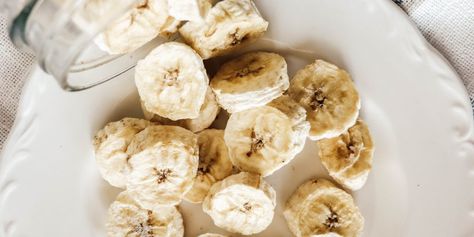 How to Make Freeze Dried Bananas (Easy Snack Idea) - Diana Marie Home Freeze Dried Bananas, Harvest Right Freeze Dryer, Freeze Dryer, Banana Powder, Dried Bananas, Freeze Dried Fruit, Snacks To Make, Freeze Drying Food, Dehydrated Food