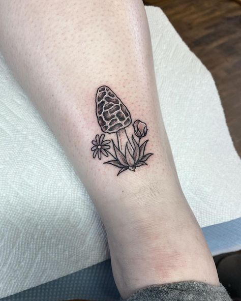 Morel Mushroom Tattoo Simple, Morell Mushroom Tattoo, Moral Mushroom Tattoo, Morrell Mushroom Tattoo, Morel Mushroom Tattoo, Mushroom Tattoos Simple, Traditional Nature Tattoo, Moral Mushrooms, Mushroom Tattoo