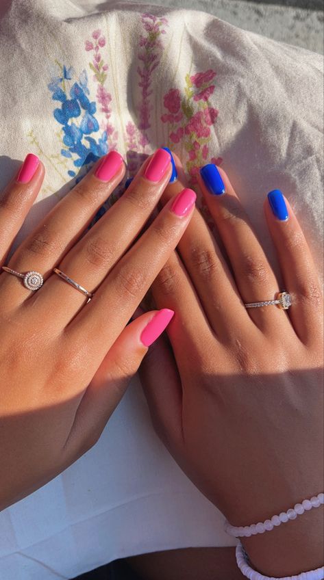 Opposite Nail Colors On Each Hand, Blue Nails Easy Design, Nail Different Colors Each, Two Different Colored Nails On Each Hand Blue And Pink, Multi Colored Nails Summer Short, Half Pink Half Blue Nails, Double Color Nails, Nail Different Colors Each Hand, Two Different Color Nails On Hands