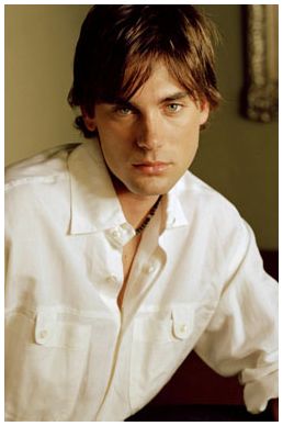 Chris Halliwell from Charmed | Publish with Glogster! Drew Fuller, Chris Halliwell, Not Another Teen Movie, Lindsay Wagner, Blue Green Hair, Charmed Tv Show, Navy Girlfriend, Charmed Tv, Military Girlfriend