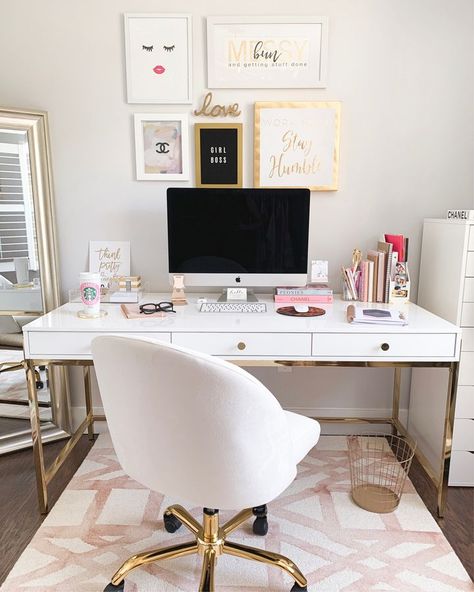 Reka Bentuk Bilik Tidur, White Office Decor, Hiasan Dalaman Rumah, Things For Home, Hiasan Bilik Tidur, Cool Office Space, Work Office Decor, Cozy Home Office, White Desk