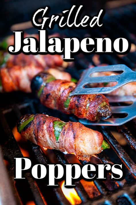 Bbq Dinner Recipes, Party Snacks Easy Appetizers, Grilled Jalapeno Poppers, Jalapeno Popper Bites, Jalapeno Poppers Recipe, Pepper Poppers, Party Snacks Easy, Jalapeno Popper Recipes, Bacon Wrapped Jalapenos