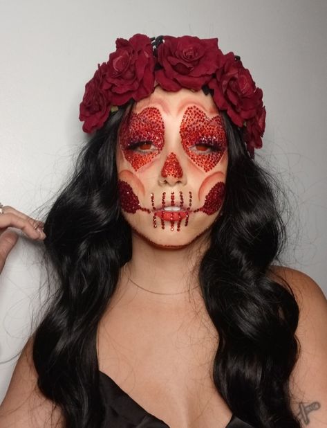 Skull makeup red heart rhinestones Skull Glam Makeup, Red Skull Makeup, Skull Rhinestones, Skull Halloween Makeup, Halloween Makeup Look, Rhinestone Halloween, Heart Skull, Skull Makeup, Skull Halloween