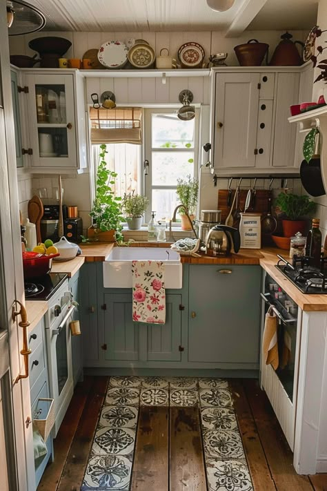 Make your kitchen stand out with eye-catching tiny cottage kitchen designs that balance charm and modern aesthetics. 🌿🏠 Small Kitchen Layouts, Home Vibes, Tiny Kitchen, Future Apartment, Dream Apartment, Apartment Inspiration, House Room, Pretty House, Home Aesthetic