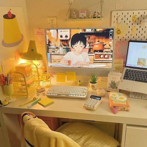 Desk College, Cozy Study, Reading Night, Yellow Desk, Setup Gamer, Cozy Desk, Study Desk Decor, Desk Inspo, Welcome To My House