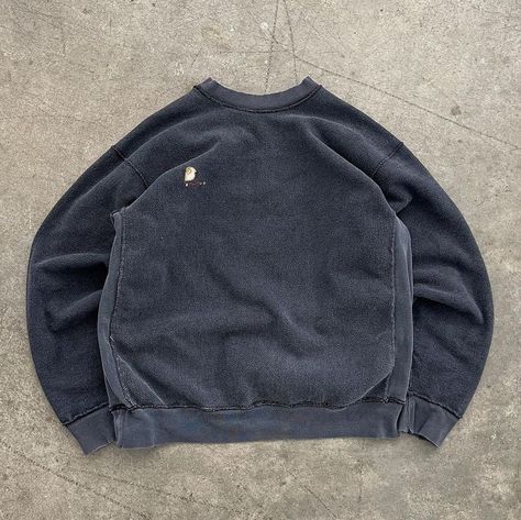 Carhartt Crewneck, Aesthetic Men, Levis Outfit, Streetwear Aesthetic, Vintage Carhartt, Streetwear Men Outfits, Dream Clothes, Retro Outfits, Men Clothing