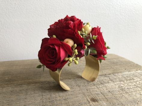 Red Corsages For Prom, Red Rose Wrist Corsage, Corsage Red Dress, Corsage For Red Dress, Red Corsage Prom, Red Wrist Corsage, Cuff Corsage, Red Rose Corsage, Wearable Florals