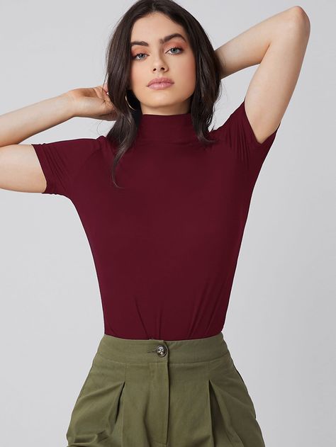 Maroon Shirts Outfit Women, Maroon Shirt Outfit, Maroon Tshirt, Tshirt Outfit, Maroon Shirts, Elegant Dresses Long, Tshirt Outfits, Women T Shirts, Solid Tops