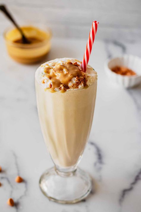 This creamy delicious butterscotch shake is the perfect sweet treat for breakfast, brunch or lunch. It gets its flavor from a homemade butterscotch sauce and comes together in no time. You can substitute frozen yogurt or sliced banana for the ice cream. So good! Get the easy recipe at Heavenly Home Cooking. Butterscotch Shake, Butterscotch Sauce Recipes, Homemade Butterscotch, Sweets Photography, Butter Scotch, Float Recipes, Sliced Banana, Butterscotch Sauce, Butterscotch Chips