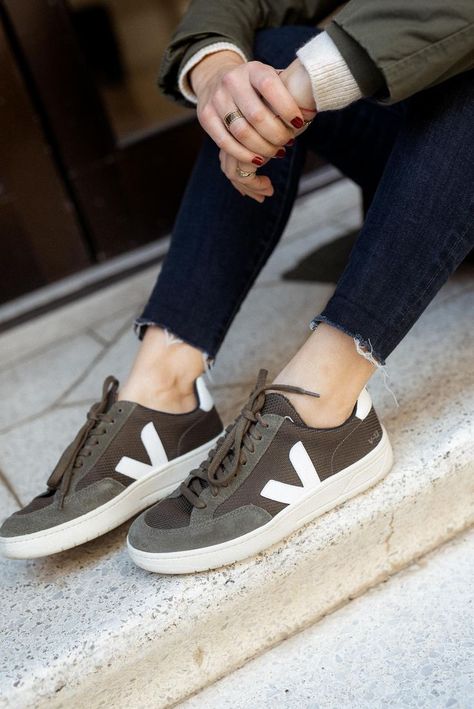 Casual and stylish sneakers that are perfect with jeans. These Veja V12 olive green sneakers are a fun update to your everyday white sneaker. Olive Shoes Outfit, Veja V12, Olive Green Sneakers, Olive Shoes, Winter Basics, Veja Shoes, Minimal Wardrobe, Blazer Outfits For Women, Veja Sneakers