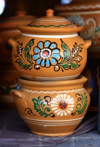 Ceramic, Sorochyn, Ukraine, from Iryna with love Ukrainian Pottery, Ukrainian Ceramics, Traditional Pottery, Greek Pottery, Pottery Shop, Pottery Gifts, Ancient Pottery, Ukrainian Art, Pottery Handbuilding