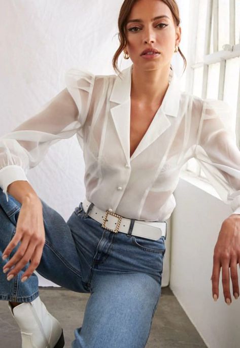 Maneras de darle un giro cool a las formales blusas blancas Satijnen Blouses, Organza Shirt, Mode Casual, Trend Fashion, Outfit Casual, Street Style Outfit, Outfit Idea, Womens Fashion Trends, Look Fashion