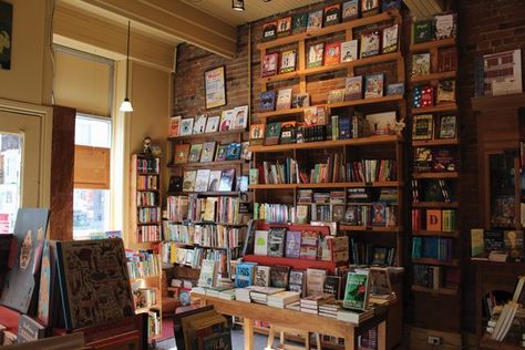 How Montreal’s Librairie Drawn & Quarterly earned its reputation as a beloved institution - Quill and Quire Visit Montreal, French Books, Montreal Quebec, Quebec City, New Adventures, Dream Vacations, Bookstore, Montreal, Travel