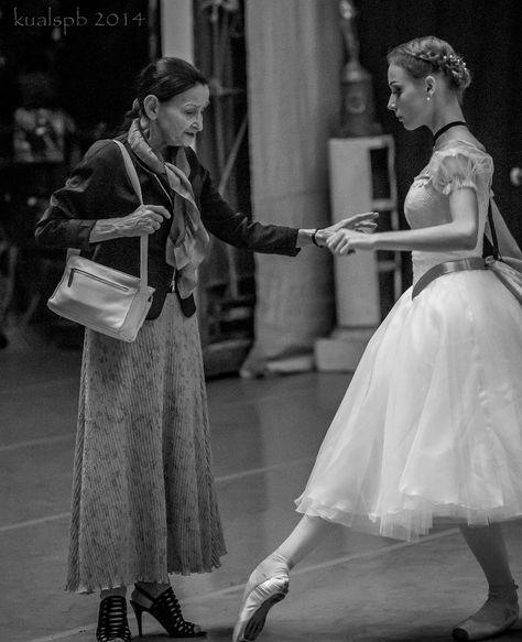 Ludmila Kovaleva and student (Vaganova Academy) Vaganova Academy, Ballet Backstage, Photo Movement, Ballet Education, Vaganova Ballet, Ballet Stuff, Vaganova Ballet Academy, Ballet Body, Ballet Dance Photography