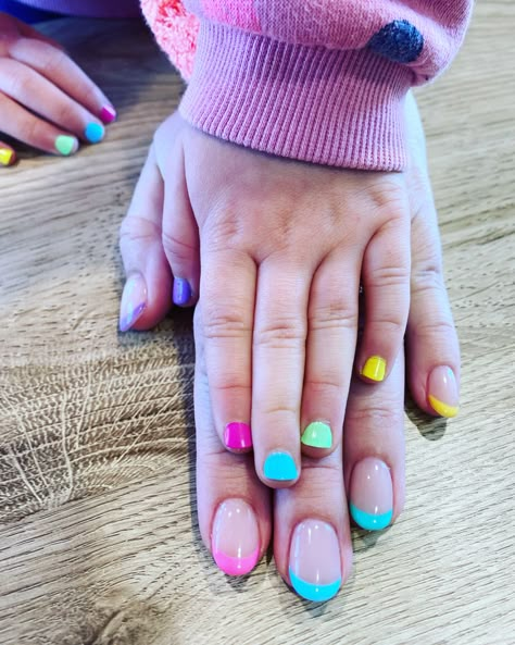 Mother And Daughter Nail Designs, Mommy Daughter Matching Nails, Matching Nails For Mom And Daughter, Mother Daughter Matching Nails, Mom And Daughter Nail Ideas, Mother And Daughter Nails, Mommy And Me Manicure, Mom And Daughter Matching Nails, Mommy And Daughter Nails