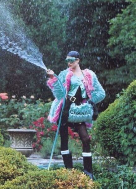 Chanel Ad, Bright Outfit, Vintage Editorials, Vogue Editorial, Stephanie Seymour, Vogue Us, Steven Meisel, Vogue Magazine, Vintage Vogue