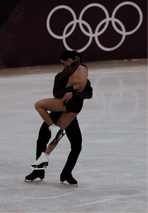 Romance Aesthetic Book, Skaters Aesthetic, Icebreaker Aesthetic, Olympic Ice Skating, Sport Romance, Pair Skating, Ice Skating Aesthetic, Figure Skating Aesthetic, Virtue And Moir