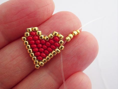 Brick Stitch Heart Earrings, Heart Beads Pattern, Beads Heart Tutorial, Beaded Heart Pattern, Bead Heart Pattern, Beaded Heart Tutorial, Brick Stitch Heart, Diy Beaded Heart, Heart Bracelet Tutorial