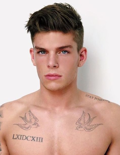 Vince Kowalski, Male Shoulder Tattoo, Tatted Men, Mens Shoulder Tattoo, Body References, Gorgeous Guys, Model Face, Body Reference, Aesthetic Stuff