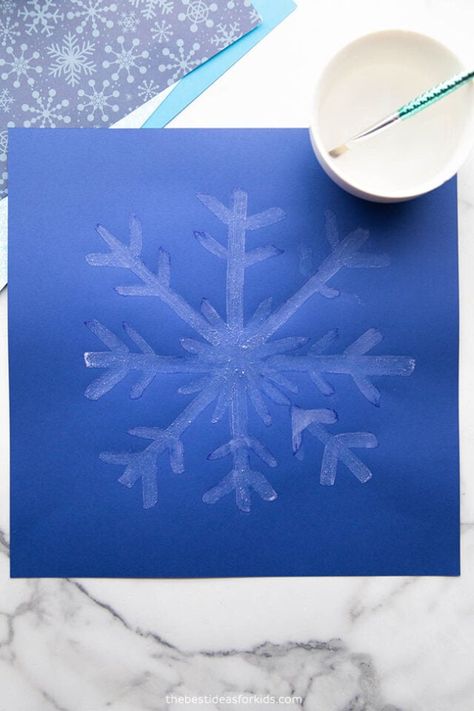 Salt Experiment, Painting With Salt, Snowflakes Science, Make Your Own Paint, Science Painting, Process Art Preschool, Painting Snowflakes, Winter Stem Activities, Salt Art