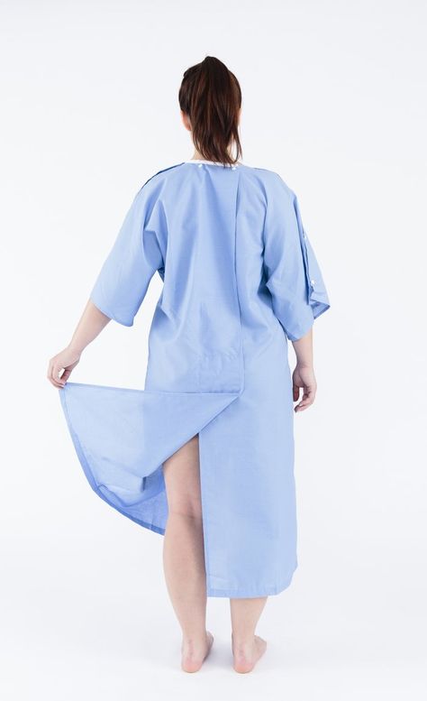 A Maryland hospital chain is testing new gowns that offer more coverage for patients' backsides. It's not the first time designers have tried to change the despised garment, without much success. Hospital Gown Pattern, Hospital Images, Patient Gown, Surgical Gown, Medical Fashion, Nursing Fashion, Adaptive Clothing, Hospital Outfit, Hospital Gown