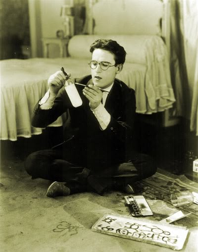 1920s Male Actors, 1920s Androgyny, 1950s Actors Male, Man With A Movie Camera 1929, 20s Men, Silent Film Stars 1920s, 1910s Movie Star, Detective Aesthetic, Harold Lloyd