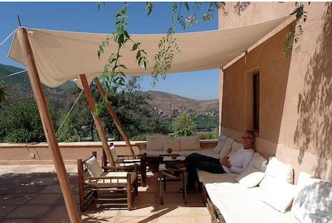 A Shady Solution: Shade Sails as Awnings -Decorated Life Ombra Pergola, Moroccan Outdoor, Garden Sun Shade, Canvas Awnings, Shade Screen, Backyard Shade, Pergola Swing, Afternoon Sun, Patio Shade