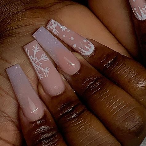 Almond Acrylic Nails Winter Designs, Holiday Coffin Acrylic Nails, Square Acrylic Nails Holiday, White Christmas Nails Acrylic Holiday, Snow Flakes Nail Design, White Frosted Nails, Christmas And New Year Nails Acrylic, Nails With Sweater Design, Snow Flake Nails Acrylics