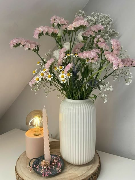 Texture Vase, Flowers And Pampas, Decor On Amazon, Ribbed Vase, Vases Ceramic, Vase For Flowers, Deco Studio, Uni Room, Vase White