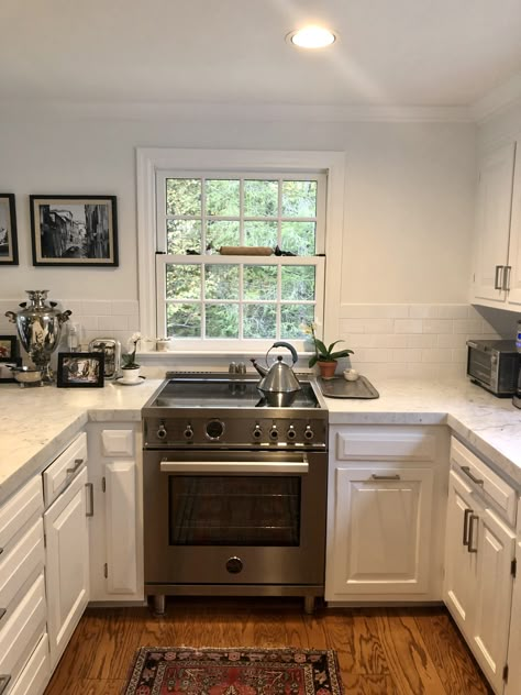 Oven By Window, Window In Front Of Stove, Window Over Stove Kitchens, Kitchen Stove Under Window, Window Above Cooktop, Kitchen Stove In Front Of Window, Oven With Window Above, Oven In Front Of Window, Range Under Window In Kitchen