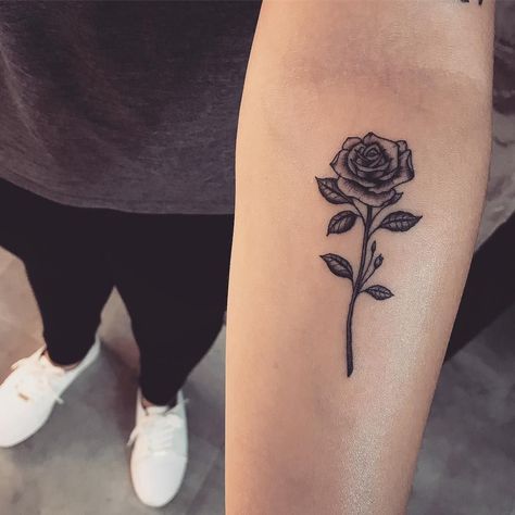 Font Tato, Single Rose Tattoos, Model Tattoo, Small Rose Tattoo, Black Rose Tattoos, Intricate Tattoo, Cat Tattoos, Inspiration Tattoos, Neck Tattoos