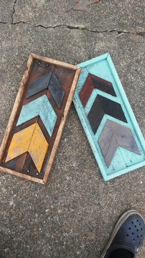 Arrow Wall Art - Pallet Wood Scrap Wood Planters Diy, Palate Projects, Pallet Art Diy, Wood Mosaics, Diy Wood Planters, Art Pallet, Boho Studio, Wood Art Diy, Arrow Wall Art