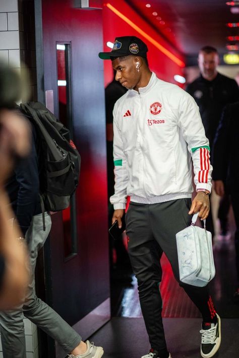 Usa Street, Manchester United Team, Football Boyfriend, Type Shi, Marcus Rashford, Cash Money, National Football Teams, Adventure Photography, Sports Stars