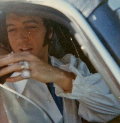 April 1970 Black Limousine, Young Elvis, Elvis Presley Pictures, Elvis And Priscilla, Sound Studio, Elvis Presley Photos, Priscilla Presley, Graceland, Most Beautiful Man