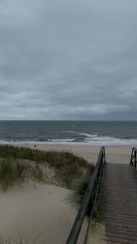 cloudy beach sylt island germany Beach Cloudy Day, Cloudy Beach Aesthetic, Cloud Reference, Misty Beach, Rainy Beach, Cloudy Evening, Cloudy Beach, Calm Beach, Twilight Vibes