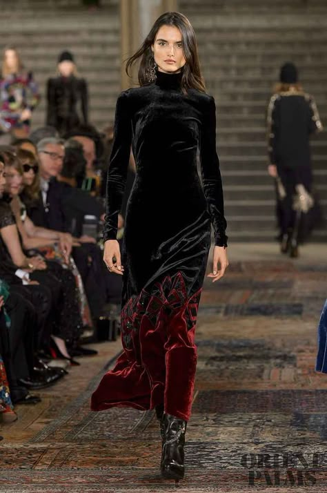 Ralph Lauren Fall, Velvet Dress Long, Mode Boho, Velvet Fashion, Mode Inspiration, Looks Vintage, Velvet Dress, Couture Fashion, Black Velvet