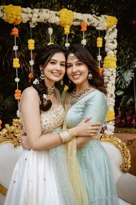 Wedding Ideas & Inspiration | Indian Wedding Photos Poses For Wedding, Bride Posing, Photo Of Bride, Bridesmaid Poses, Sisters Photoshoot Poses, Sister Poses, Sisters Photoshoot, Wedding Photoshoot Poses, Bride Sister